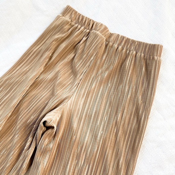 Anne Klein Gold Pleated Wide Leg Pants with Elastic Waist, Size Small - Picture 9 of 9